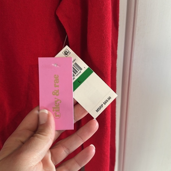 NWT Riley & Rae Size large red sweater - Picture 3 of 5